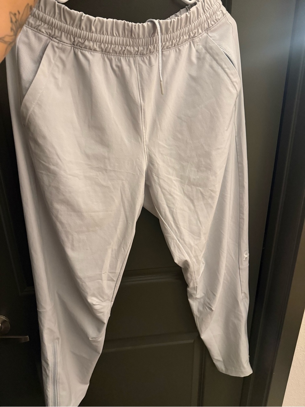 Under Armour Women’s Light Gray Jogger Sweatpants